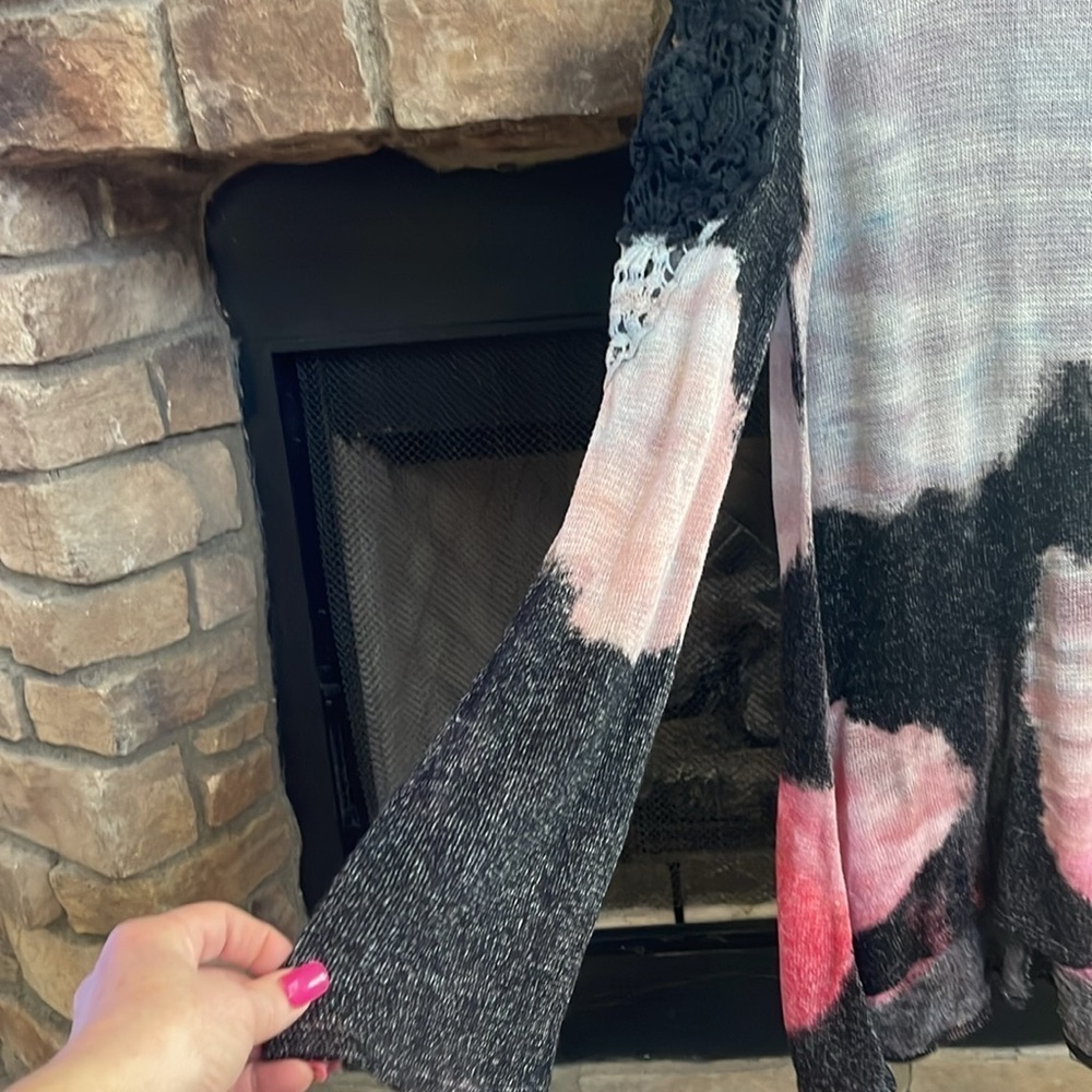 T Partt pink, gray, black and white hi-low cold shoulder sweater. Medium - Picture 7 of 12